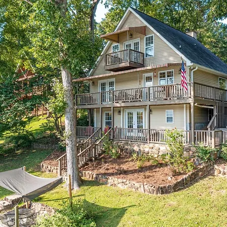 Lakefront Home With Entertainment Space And Dock!